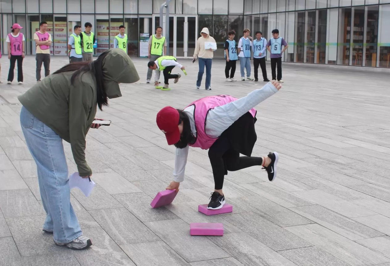 door-hosts-spring-sports-event-to-strengthen-team-spirit3.png